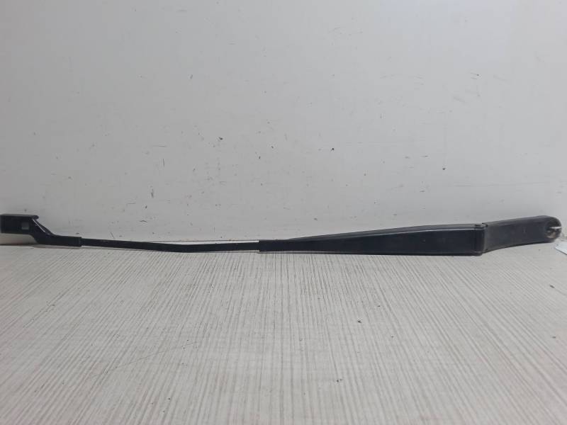 BRAZO LIMPIA DELANTERO DERECHO 