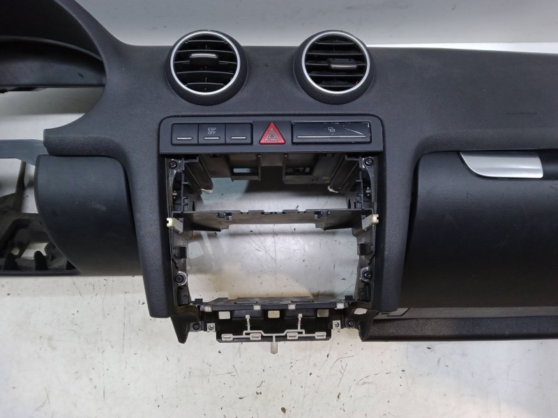 Recambio de salpicadero para audi a3 (8p1) 2.0 fsi referencia OEM IAM   
