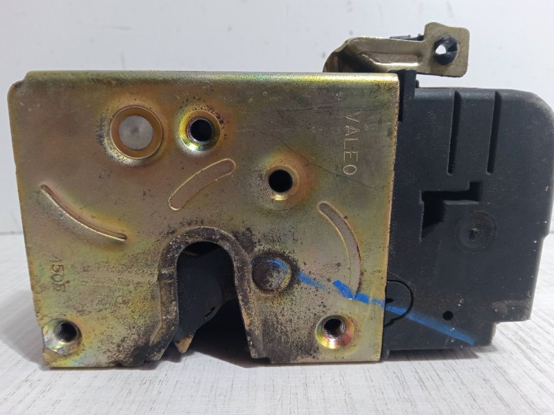 Recambio de cerradura puerta delantera derecha para peugeot 206 hatchback (2a/c) 1.4 i referencia OEM IAM   