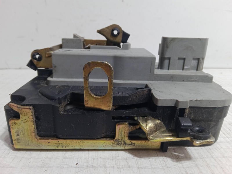 Recambio de cerradura puerta delantera derecha para peugeot 206 hatchback (2a/c) 1.4 i referencia OEM IAM   