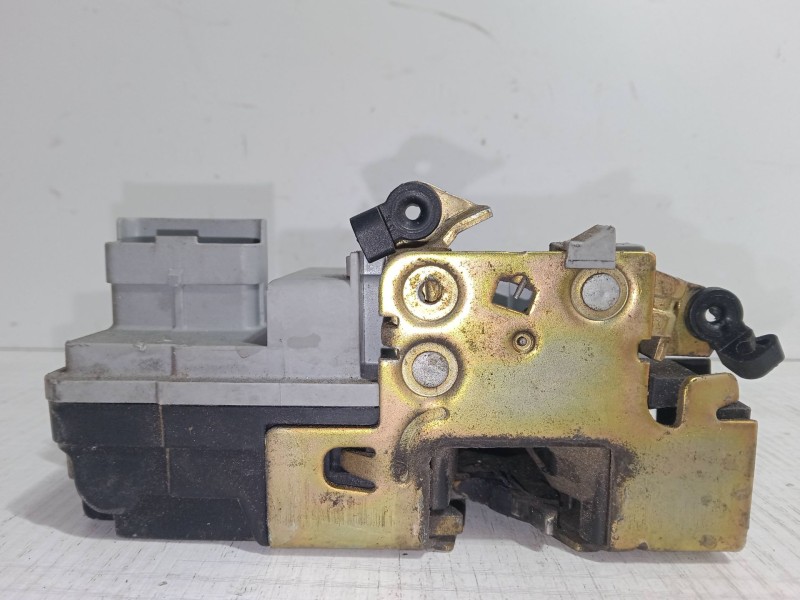 Recambio de cerradura puerta delantera derecha para peugeot 206 hatchback (2a/c) 1.4 i referencia OEM IAM   