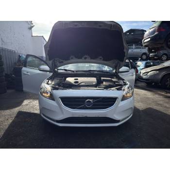 VOLVO V40 HATCHBACK (525)
