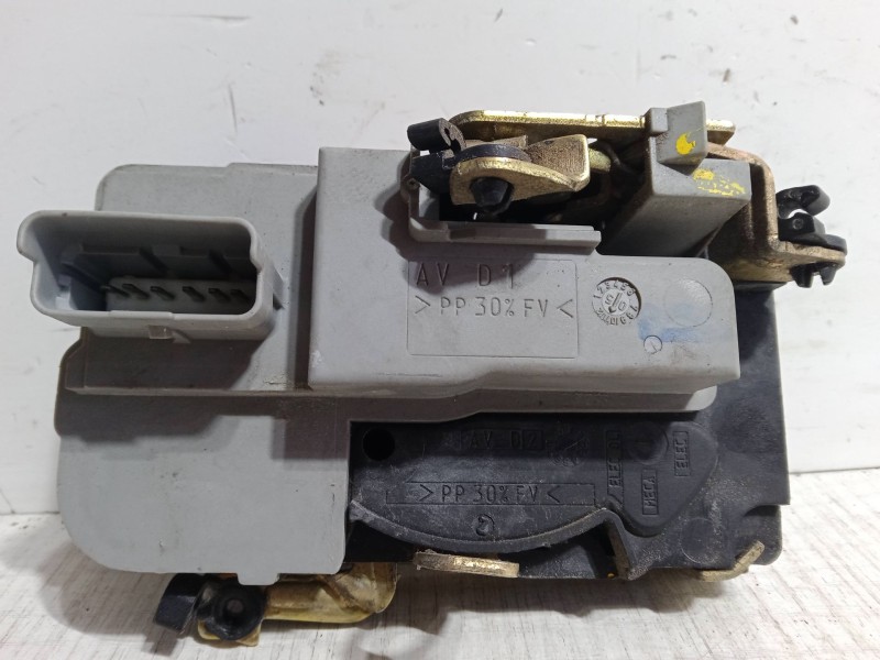 Recambio de cerradura puerta delantera izquierda para peugeot 206 hatchback (2a/c) 1.4 i referencia OEM IAM   