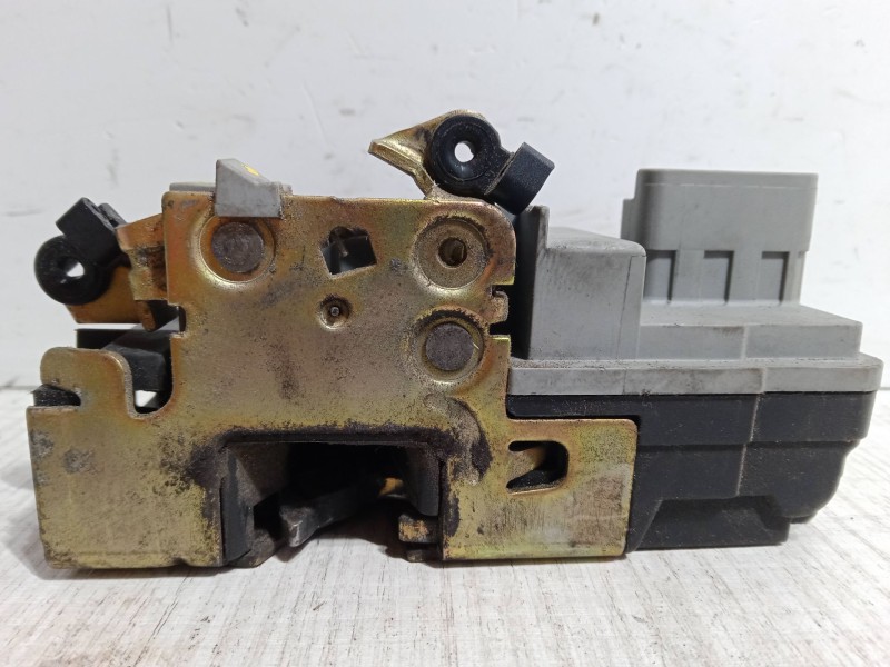 Recambio de cerradura puerta delantera izquierda para peugeot 206 hatchback (2a/c) 1.4 i referencia OEM IAM   