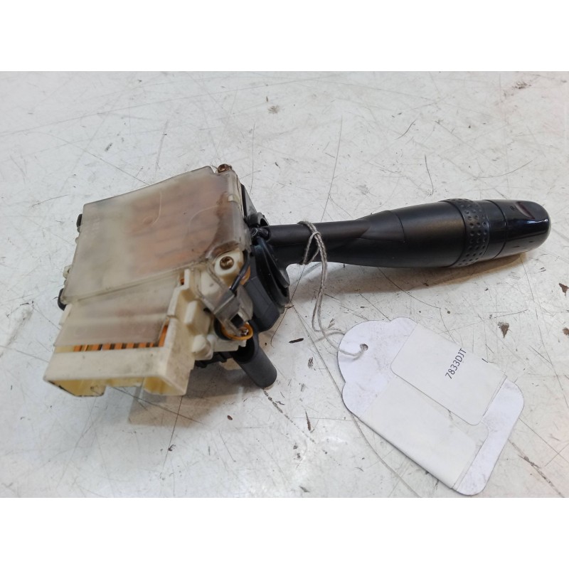 Recambio de mando de intermitencia para toyota corolla (_e12_) 2.0 d-4d (cde120r_, cde120l_) referencia OEM IAM   