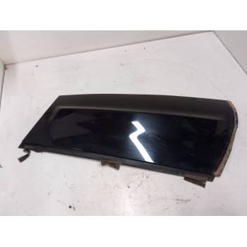 Embellecedor exterior izquierdo pilar c 