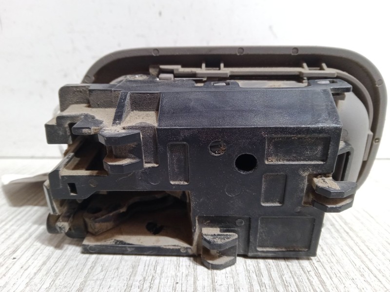 Recambio de maneta interior puerta trasera derecha para nissan almera ii hatchback (n16) 2.2 di referencia OEM IAM   