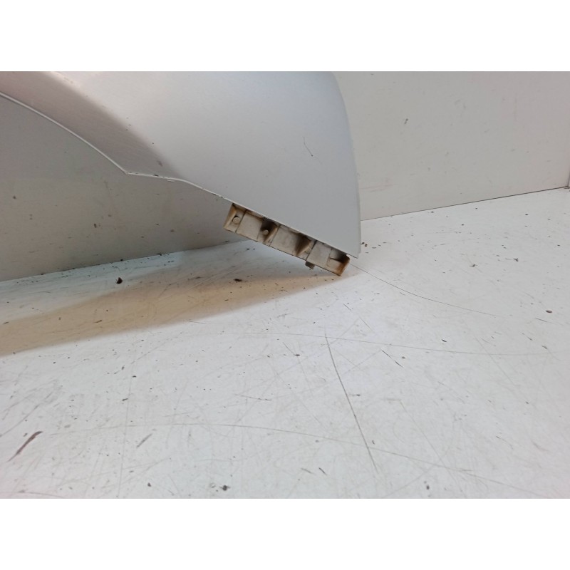 Recambio de aleta delantera derecha para renault clio ii (bb_, cb_) 1.2 (bb0a, bb0f, bb10, bb1k, bb28, bb2d, bb2h, cb0a,... refe