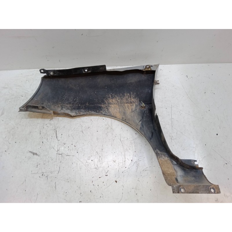 Recambio de aleta delantera derecha para renault clio ii (bb_, cb_) 1.2 (bb0a, bb0f, bb10, bb1k, bb28, bb2d, bb2h, cb0a,... refe