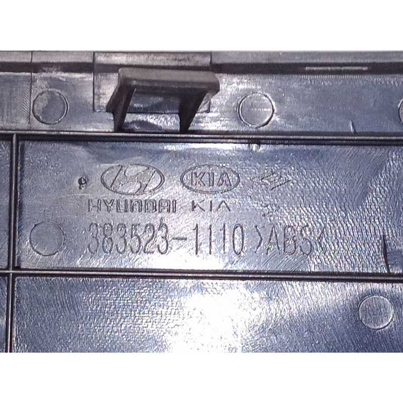 Recambio de mando elevalunas trasero derecho para hyundai ix35 (lm, el, elh) 1.7 crdi referencia OEM IAM 3835231110  