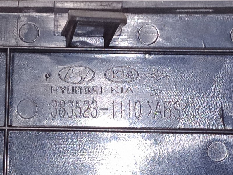 Recambio de mando elevalunas trasero derecho para hyundai ix35 (lm, el, elh) 1.7 crdi referencia OEM IAM 3835231110  