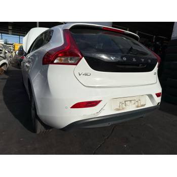 VOLVO V40 HATCHBACK (525)