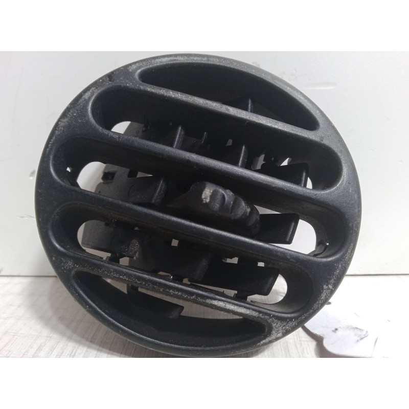 Recambio de aireador central izquierdo para renault kangoo (kc0/1_) 1.5 dci (kc07) referencia OEM IAM   