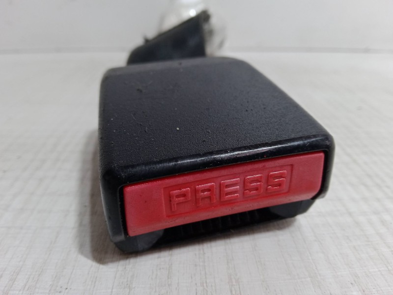 Recambio de anclaje cinturon trasero derecho para peugeot 206 hatchback (2a/c) 1.4 i referencia OEM IAM   