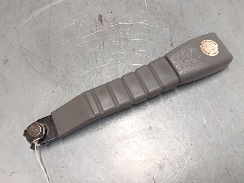 ANCLAJE CINTURON DELANTERO DERECHO 