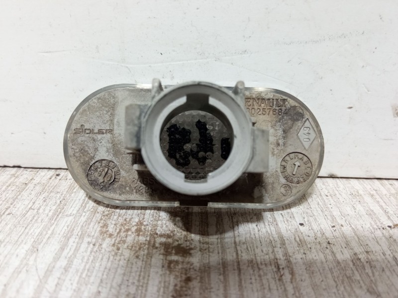 Recambio de intermitente lateral derecho para dacia logan (ls_) 1.4 (lsoa, lsoc, lsoe, lsog) referencia OEM IAM   