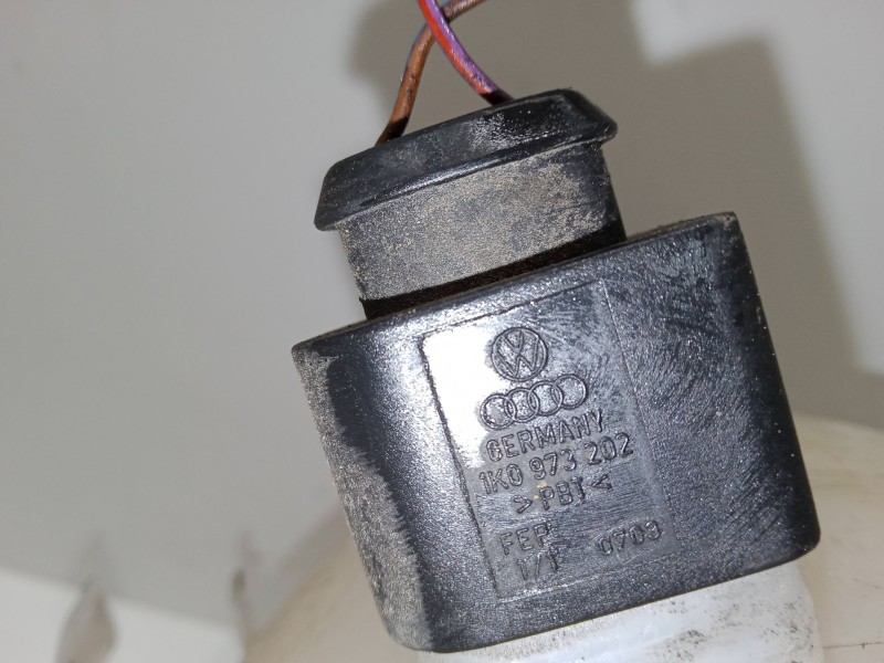 Recambio de botella expansion para seat leon (1p1) 1.9 tdi referencia OEM IAM   