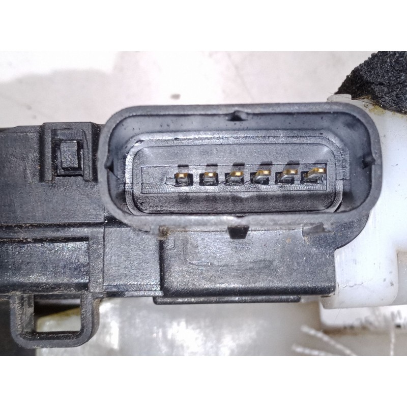 Recambio de cerradura puerta delantera izquierda para hyundai ix35 (lm, el, elh) 1.7 crdi referencia OEM IAM 813102Y000  