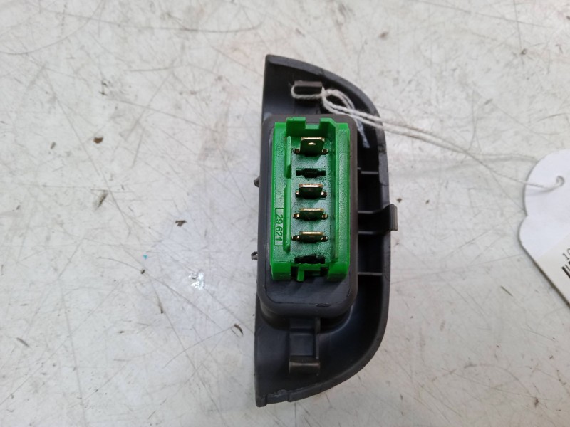 Recambio de mando elevalunas delantero izquierdo para peugeot 107 (pm_, pn_) 1.0 referencia OEM IAM   