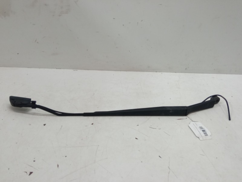 Recambio de brazo limpia delantero derecho para ssangyong rodius ii 2.2 xdi referencia OEM IAM   