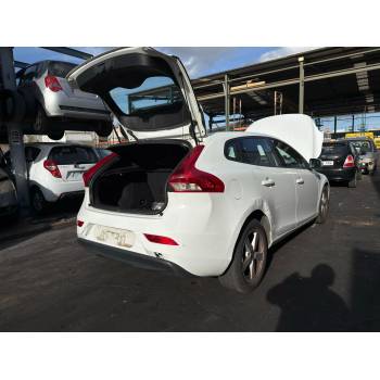 VOLVO V40 HATCHBACK (525)