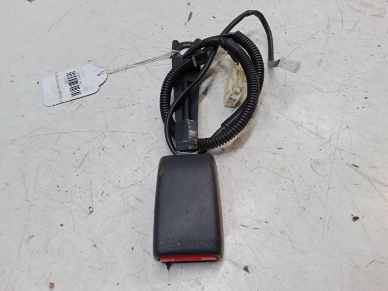 Recambio de anclaje cinturon delantero derecho para toyota yaris (_p9_) 1.33 vvt-i (nsp90_) referencia OEM IAM   