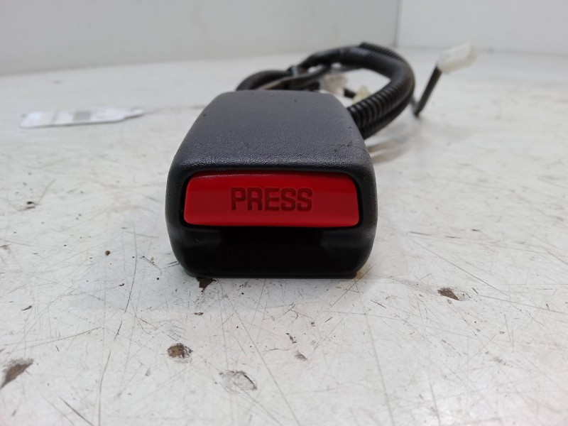 Recambio de anclaje cinturon delantero derecho para toyota yaris (_p9_) 1.33 vvt-i (nsp90_) referencia OEM IAM   