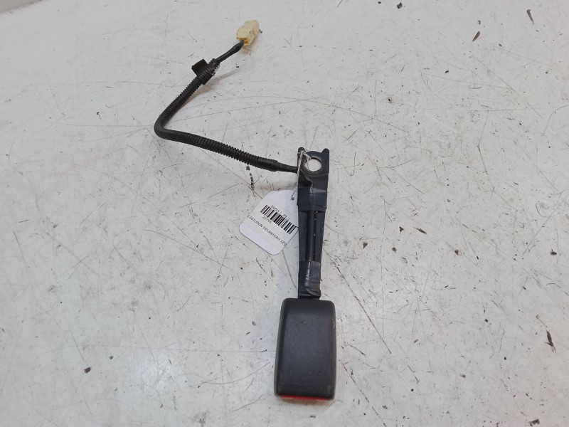 Recambio de anclaje cinturon delantero izquierdo para toyota yaris (_p9_) 1.33 vvt-i (nsp90_) referencia OEM IAM   