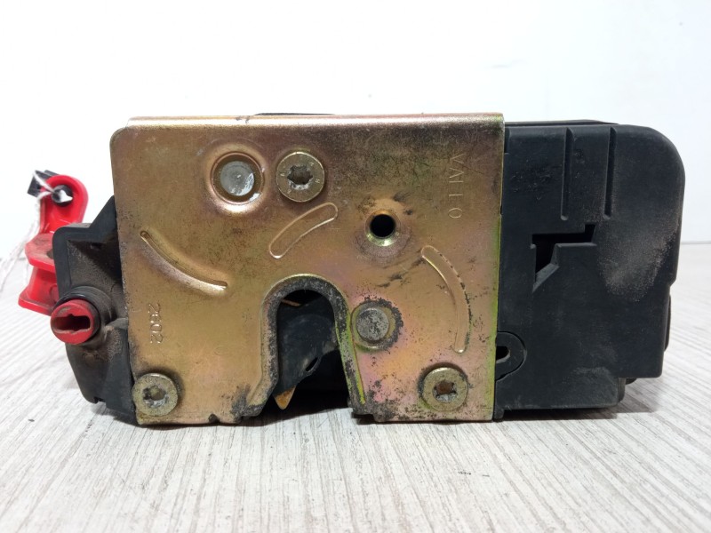 Recambio de cerradura puerta trasera izquierda para citroën xsara (n1) 1.9 d referencia OEM IAM   