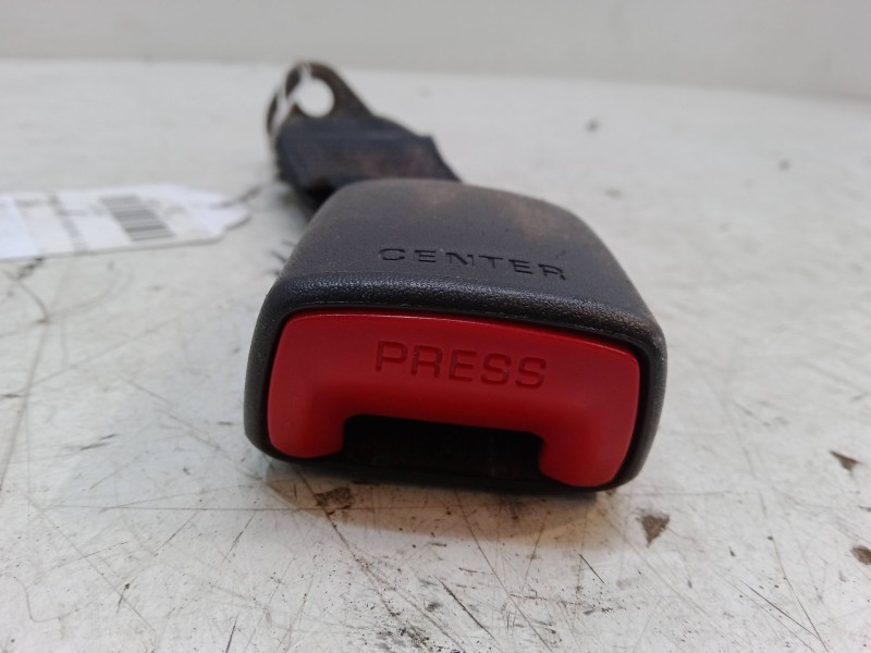 Recambio de anclaje cinturon trasero izquierdo para toyota yaris (_p9_) 1.33 vvt-i (nsp90_) referencia OEM IAM   