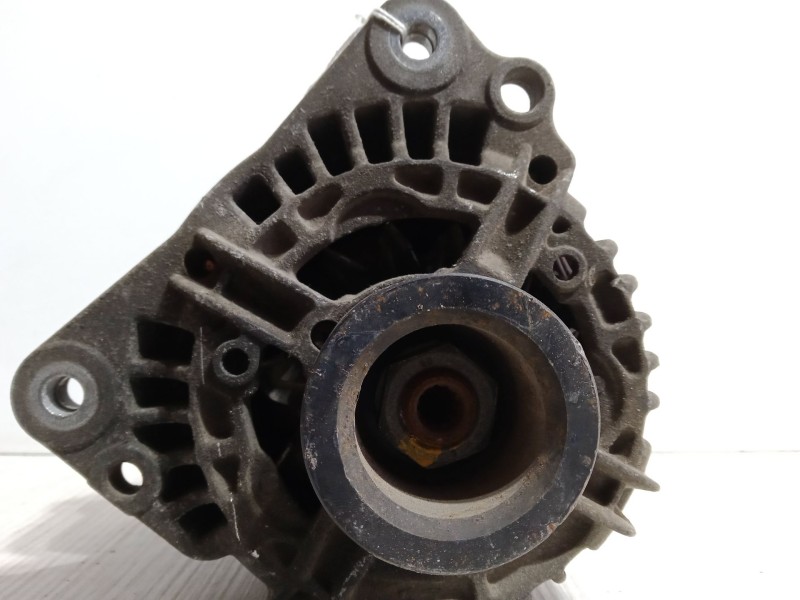 Recambio de alternador para volkswagen polo (6n2) 1.0 referencia OEM IAM 037903025M  