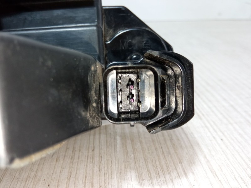 Recambio de cerradura puerta delantera derecha para ssangyong rodius ii 2.2 xdi referencia OEM IAM A045035  