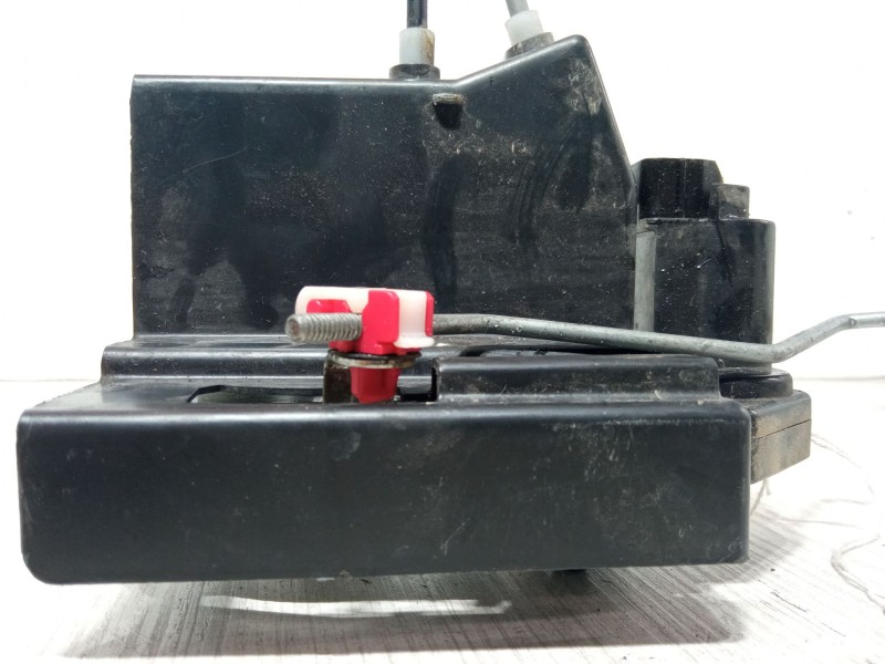 Recambio de cerradura puerta trasera izquierda para ssangyong rodius ii 2.2 xdi referencia OEM IAM   