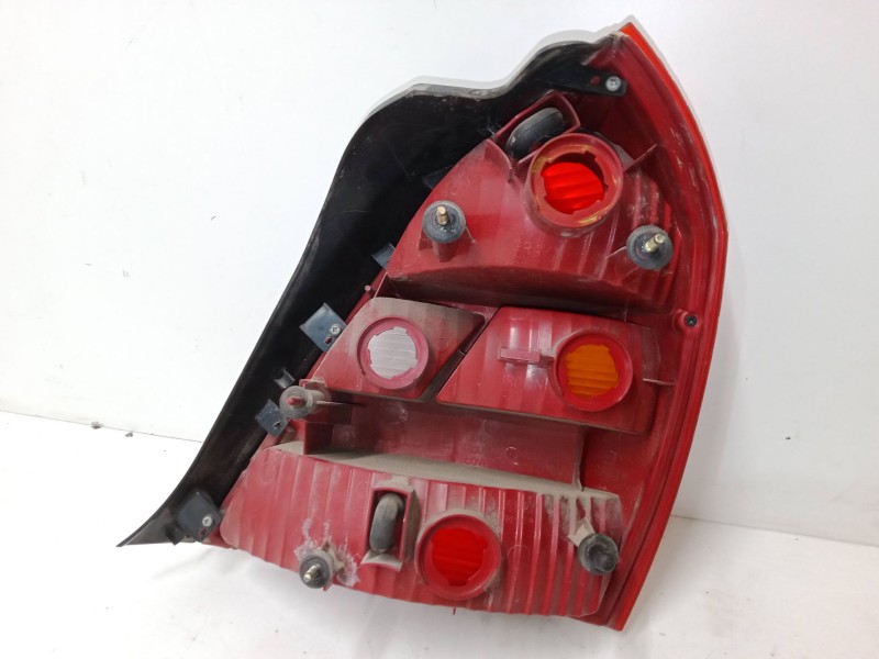 Recambio de piloto trasero derecho para hyundai elantra iii sedán (xd) 1.6 referencia OEM IAM   