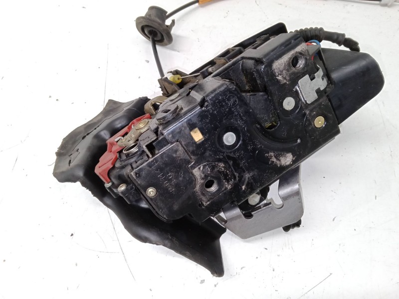 Recambio de cerradura puerta trasera izquierda para audi a4 b6 avant (8e5) 2.5 tdi quattro referencia OEM IAM    Recambio de cerradura puerta trasera izquierda para audi a4 b6 avant (8e5) 2.5 tdi quattro referencia OEM IAM