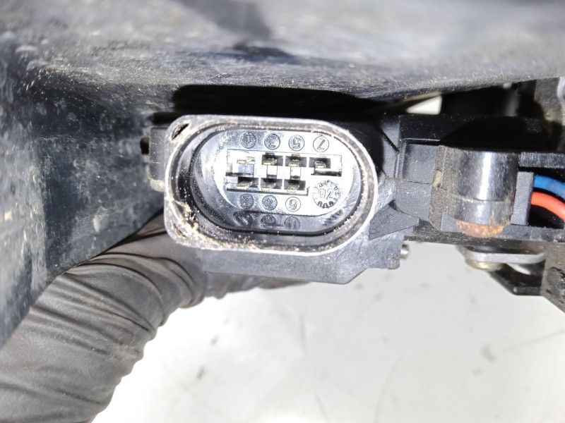 Recambio de cerradura puerta trasera izquierda para audi a4 b6 avant (8e5) 2.5 tdi quattro referencia OEM IAM    Recambio de cerradura puerta trasera izquierda para audi a4 b6 avant (8e5) 2.5 tdi quattro referencia OEM IAM