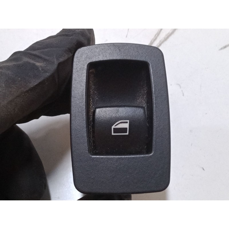 Recambio de mando elevalunas trasero derecho para bmw x3 (e83) 2.0 d referencia OEM IAM   