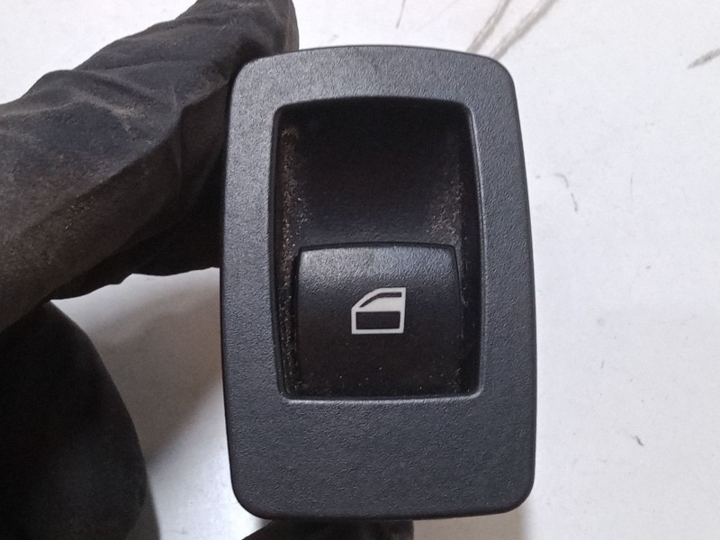 Recambio de mando elevalunas trasero derecho para bmw x3 (e83) 2.0 d referencia OEM IAM   