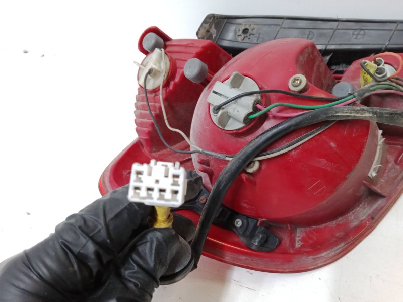 Recambio de piloto trasero derecho para hyundai accent ii (lc) 1.3 referencia OEM IAM   