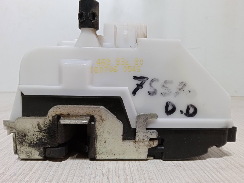 Recambio de cerradura puerta delantera derecha para citroën c3 i (fc_, fn_) 1.4 i referencia OEM IAM 46933230  