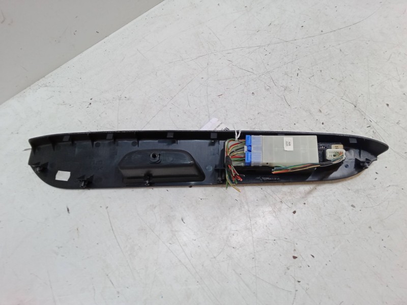 Recambio de mando elevalunas delantero izquierdo para suzuki sx4 (ey, gy) 1.9 ddis 4x4 (rw 419d) referencia OEM IAM   