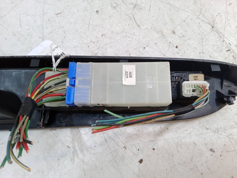 Recambio de mando elevalunas delantero izquierdo para suzuki sx4 (ey, gy) 1.9 ddis 4x4 (rw 419d) referencia OEM IAM   