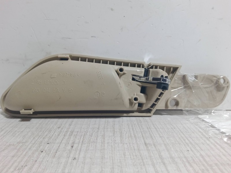 Recambio de maneta interior puerta delantera derecha para mercedes-benz clase b sports tourer (w245) b 160 (245.231) referencia 