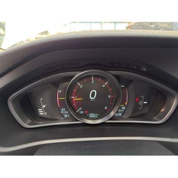 VOLVO V40 HATCHBACK (525)