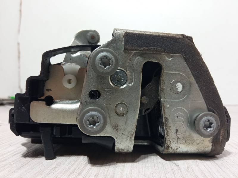 CERRADURA PUERTA TRASERA IZQUIERDA A046693 