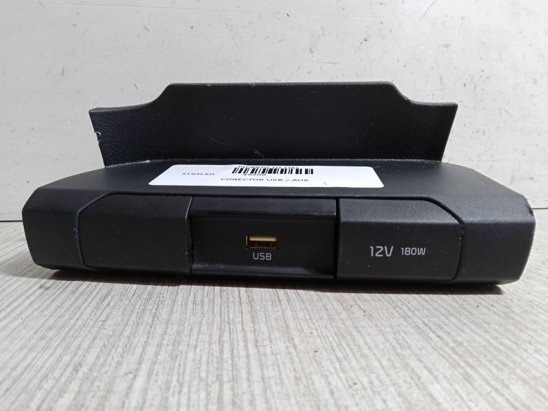 Recambio de conector usb / aux para kia picanto iii (ja) 1.0 referencia OEM IAM 84620G6220CA  