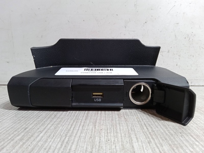 Recambio de conector usb / aux para kia picanto iii (ja) 1.0 referencia OEM IAM 84620G6220CA  