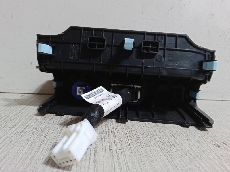 Recambio de conector usb / aux para kia picanto iii (ja) 1.0 referencia OEM IAM 84620G6220CA  