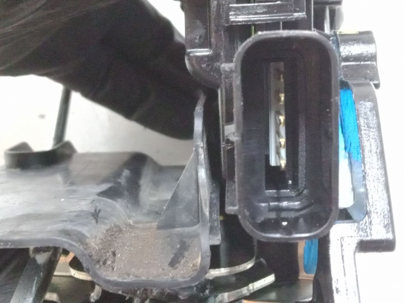 Recambio de cerradura puerta delantera derecha para hyundai i10 ii (ba, ia) 1.0 referencia OEM IAM 81320B9110  