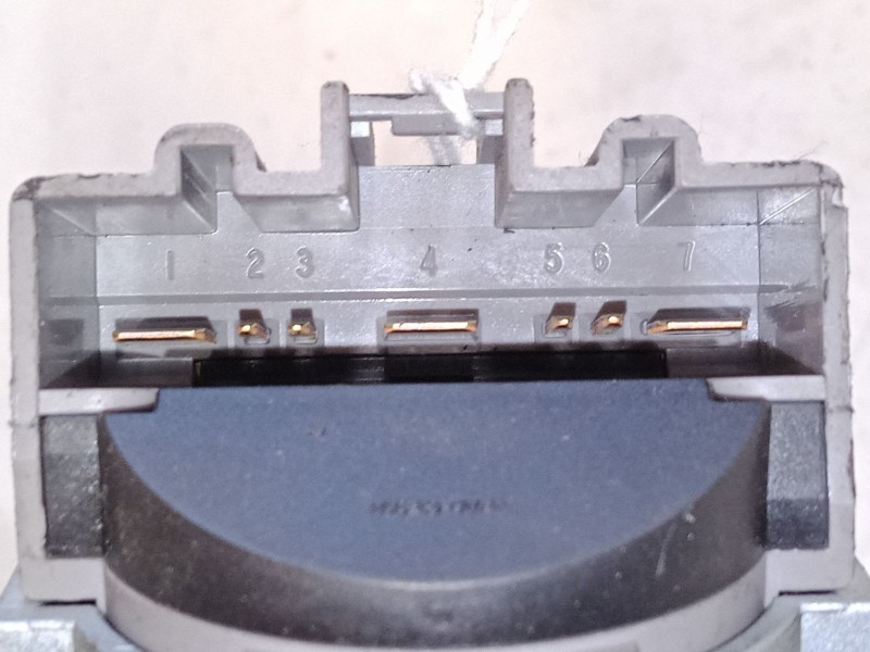 Recambio de clausor para ford focus c-max (dm2) 1.6 referencia OEM IAM 3M513F880AC  